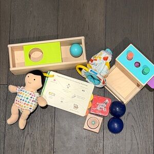 The Thinker Play Kit: 11-12 months